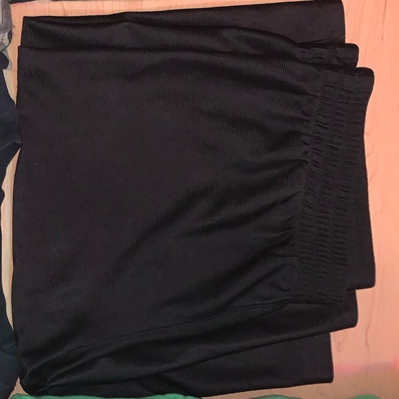 clothes - Picture 2 of 6